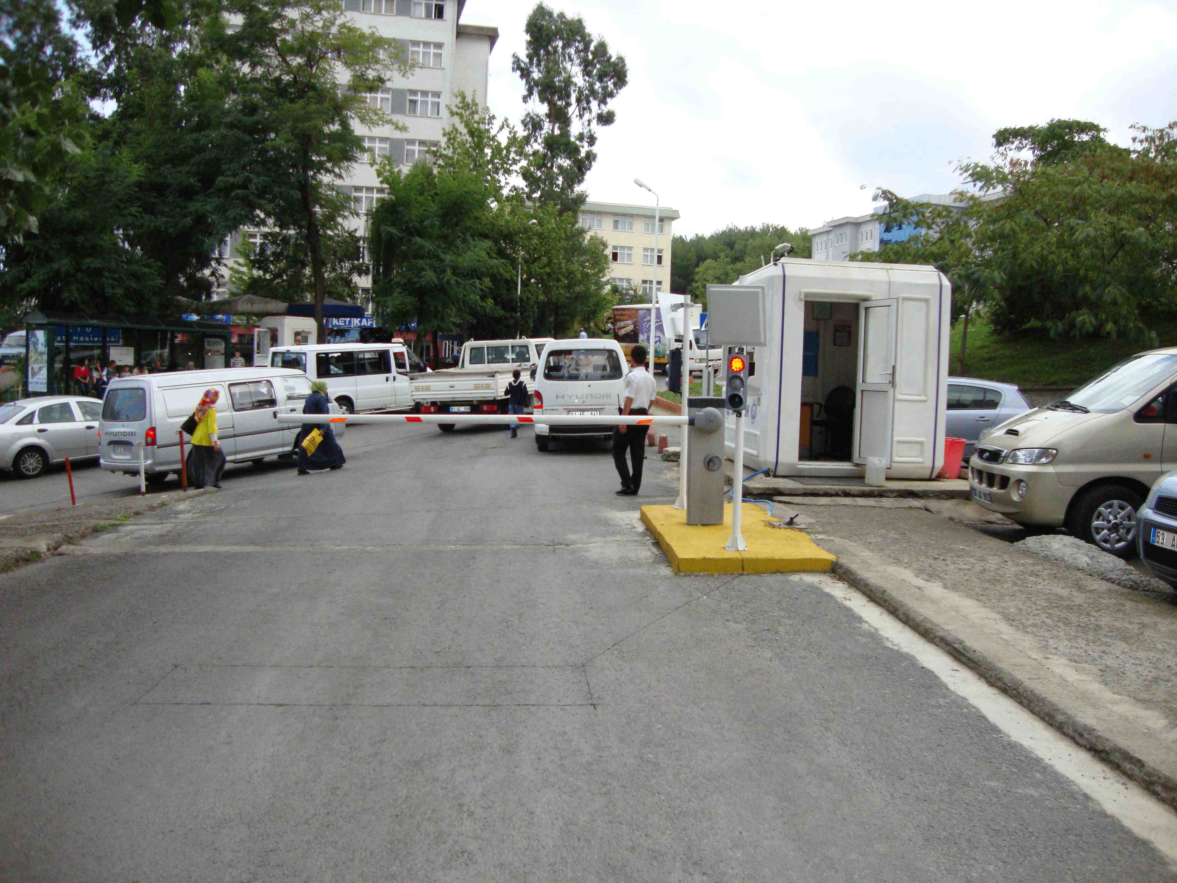 كيفية تحقيق تتبع دقيق للمركبات باستخدام أجهزة قراءة RFID المثبتة على المركبات؟